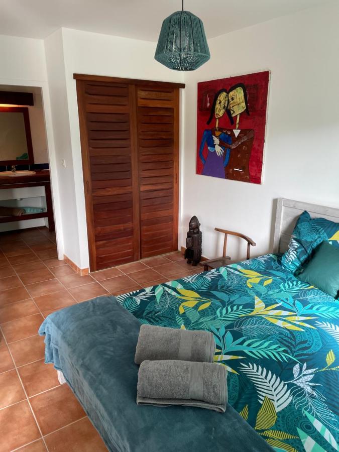 Cauris Lodge Du Marisol Vue Mer Acces Direct Plage Avec Citerne D Eau Ле-Гозьє Екстер'єр фото